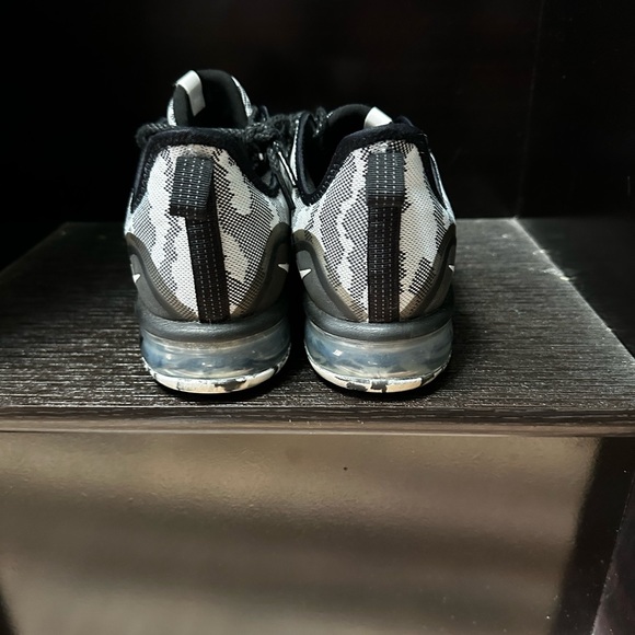 Nike Air Max - Digital Camo - Picture 2 of 4